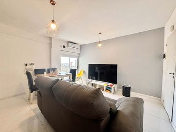 2 Amb en 8° piso c/balcón y vista abierta lanusita