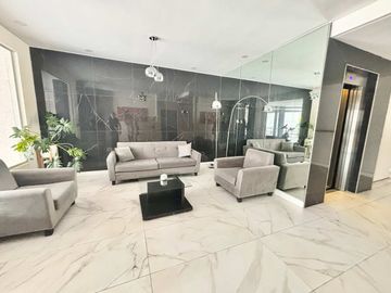 2 Amb en 8° piso c/balcón y vista abierta lanusita
