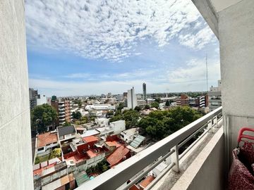 2 Amb en 8° piso c/balcón y vista abierta lanusita