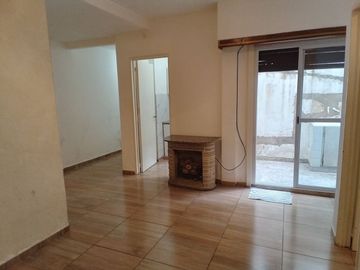 DEPARTAMENTO 2 AMB PTA BAJA PATIO CABA URGENTE