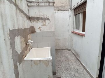 DEPARTAMENTO 2 AMB PTA BAJA PATIO CABA URGENTE