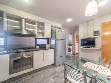 PISO 4 AMB C/DEP VENTA BELGRANO BALCON COCHERA BAU