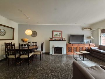 Casa Luminosa con Pileta Beccar San Isidro