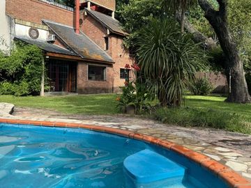 Casa en Venta Robles del Monarca Pilar Lote 920 m2