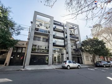 VENTA DEPTO TRIPLEX 4 AMB C/ COCHERA Y PARRILLA