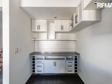 VENTA DEPTO TRIPLEX 4 AMB C/ COCHERA Y PARRILLA