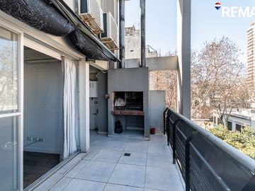 VENTA DEPTO TRIPLEX 4 AMB C/ COCHERA Y PARRILLA