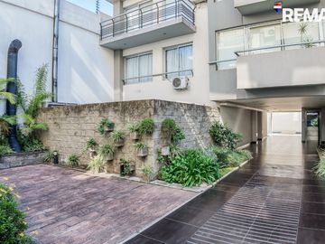 VENTA DEPTO TRIPLEX 4 AMB C/ COCHERA Y PARRILLA