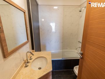 VENTA DEPTO TRIPLEX 4 AMB C/ COCHERA Y PARRILLA