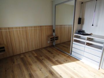 Dpto 3 dorm. y cochera. Palacio Pellegrini