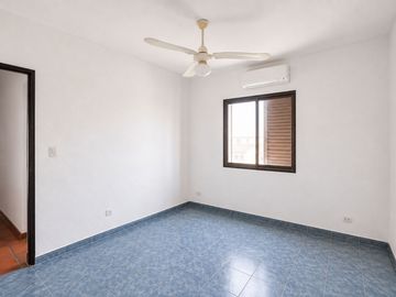 Departamento 4 ambientes con balcón en Alquiler