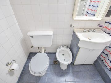 Departamento 4 ambientes con balcón en Alquiler