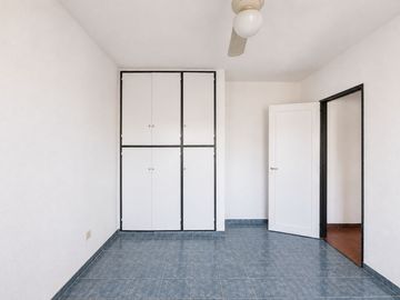 Departamento 4 ambientes con balcón en Alquiler