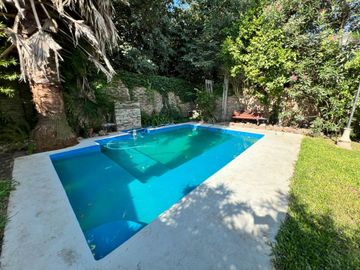 CASA 3D+COCHERA+SALON COMERCIAL+JARDIN+PILETA