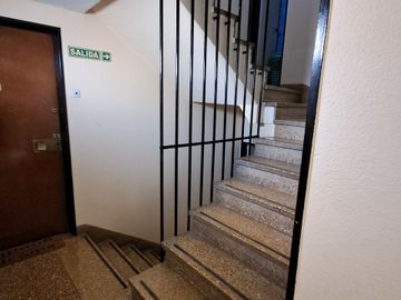 DEPARTAMENTO 2 AMB  9º LAT EN VENTA FLORES MUY LUM