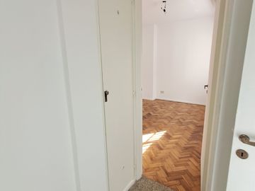 DEPARTAMENTO 2 AMB  9º LAT EN VENTA FLORES MUY LUM