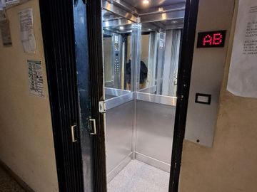 DEPARTAMENTO 2 AMB  9º LAT EN VENTA FLORES MUY LUM