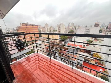 Alquiler 2 amb con balcon al frente