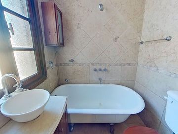 Departamento 2 amb y medio. Almagro. Impecable.