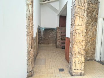 PH EN PLANTA BAJA 2 Y 1/2 AMBIENTES L. DEL MIRADOR