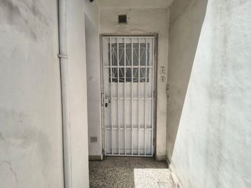 PH EN PLANTA BAJA 2 Y 1/2 AMBIENTES L. DEL MIRADOR