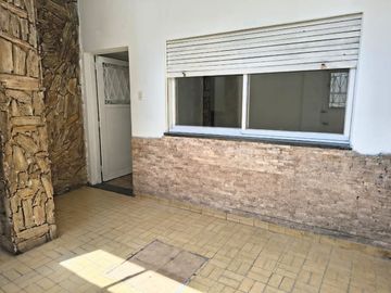 PH EN PLANTA BAJA 2 Y 1/2 AMBIENTES L. DEL MIRADOR