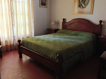 CASA QUINTA EN LOMA VERDE AMPLIO TERRENO