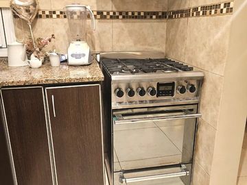 CASA 4 AMBIENTES VENTA PARQUE LELOIR JARDIN PILETA