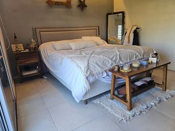 CASA 4 AMBIENTES VENTA PARQUE LELOIR JARDIN PILETA