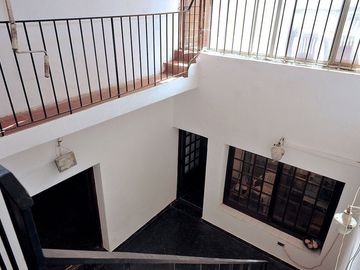 CASA 4 amb en VENTA en FLORES y terraza + ESTUDIO