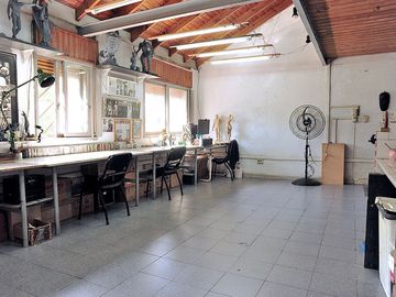 CASA 4 amb en VENTA en FLORES y terraza + ESTUDIO