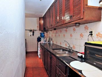 CASA 4 amb en VENTA en FLORES y terraza + ESTUDIO