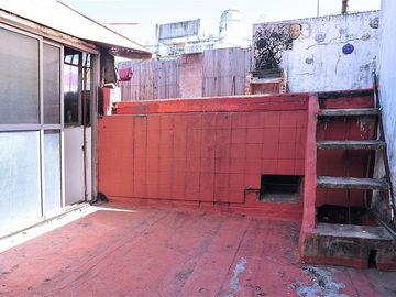 CASA 4 amb en VENTA en FLORES y terraza + ESTUDIO