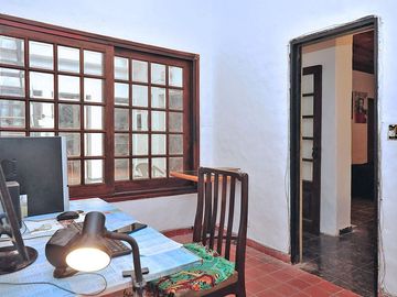 CASA 4 amb en VENTA en FLORES y terraza + ESTUDIO