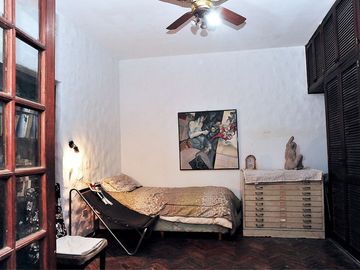CASA 4 amb en VENTA en FLORES y terraza + ESTUDIO