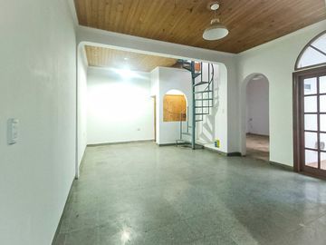 VENTA-CASA 5 AMB CON PATIO/TERRAZA-VERSALLES-185m²