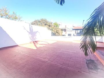 VENTA-CASA 5 AMB CON PATIO/TERRAZA-VERSALLES-185m²