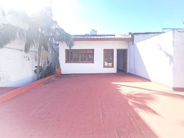 VENTA-CASA 5 AMB CON PATIO/TERRAZA-VERSALLES-185m²