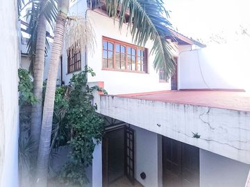 VENTA-CASA 5 AMB CON PATIO/TERRAZA-VERSALLES-185m²