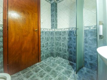 VENTA-CASA 5 AMB CON PATIO/TERRAZA-VERSALLES-185m²