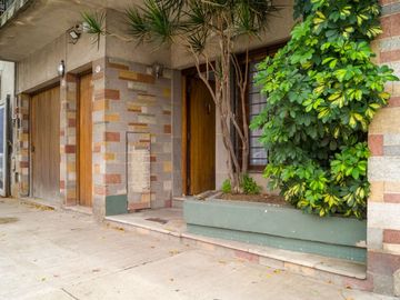 VENTA PH 3 AMB P.B AL FRENTE COCHERA VILLA LURO