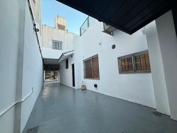 VENTA PH CON AMPLIO GALPÓN V.DEVOTO APTO CRÉDITO