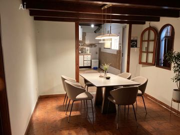 Venta Casa 5 amb con jardin, pileta Ituzaingo