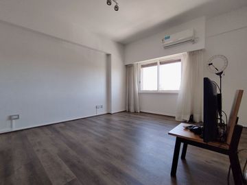 VENTA DEPTO CAT. 4 AMB + DEP + ESCR. + 2 COCHERAS.