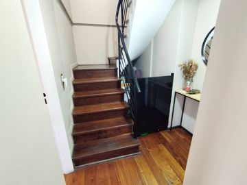 VENTA DEPTO CAT. 4 AMB + DEP + ESCR. + 2 COCHERAS.