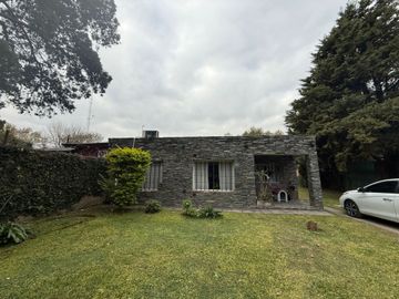 VENTA CASA 4 AMB C/PILETA APTA CREDITO DEL VISO