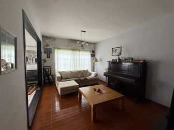 VENTA CASA 4 AMB C/PILETA APTA CREDITO DEL VISO