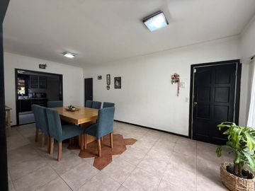 VENTA CASA 4 AMB C/PILETA APTA CREDITO DEL VISO
