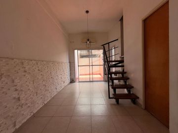 Dúplex interno 3amb, patio y balcón - APTO CREDITO