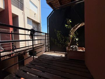 Dúplex interno 3amb, patio y balcón - APTO CREDITO